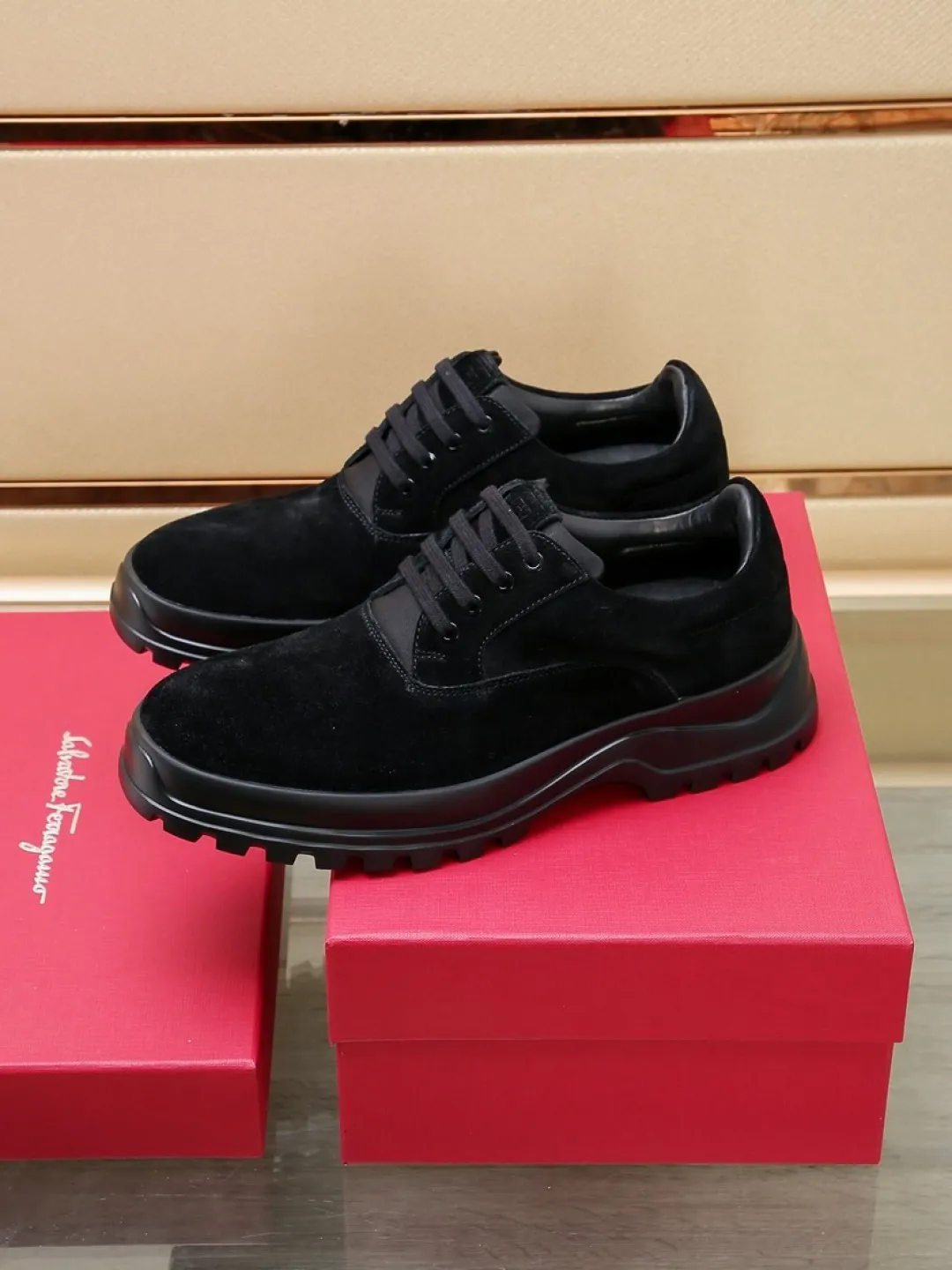 Factory P640💰🔥《Ferragamo》👏Latest•High-end top brand luxury~purchasing agent, top~quality. New fashionable business men's shoes 🔜The uppers are made of original first-layer open-edge beaded cowhide➕cowhide·lining, with fine workmanship. The original stylish and soft combination wear-resistant and non-slip outsole is light and comfortable on the feet. The real thing looks better in real photos. Number of yards: 38--44 (45 and 46 can be customized)